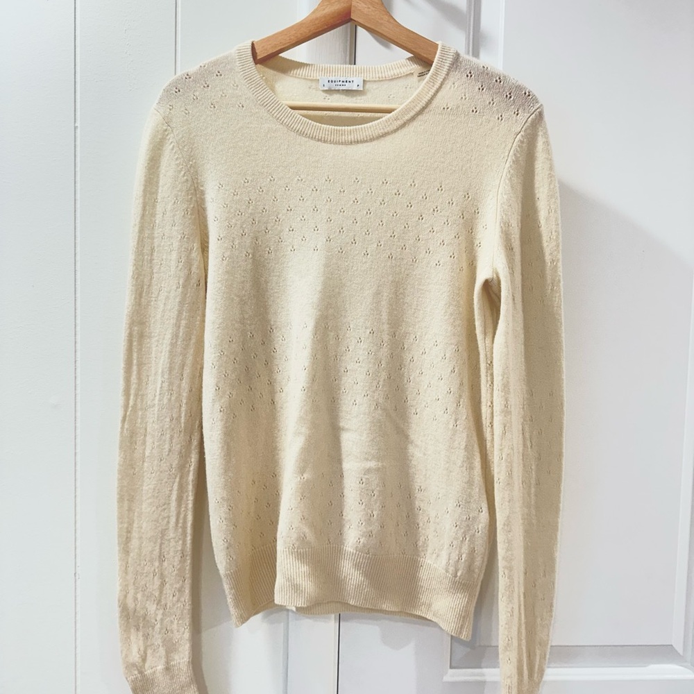 Equipment 100 % cashmere ivory Cream Sweater size small
